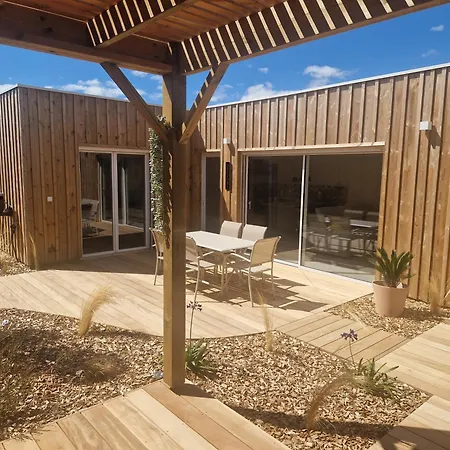 בית נופש Du Golf De Laurent De La Pree